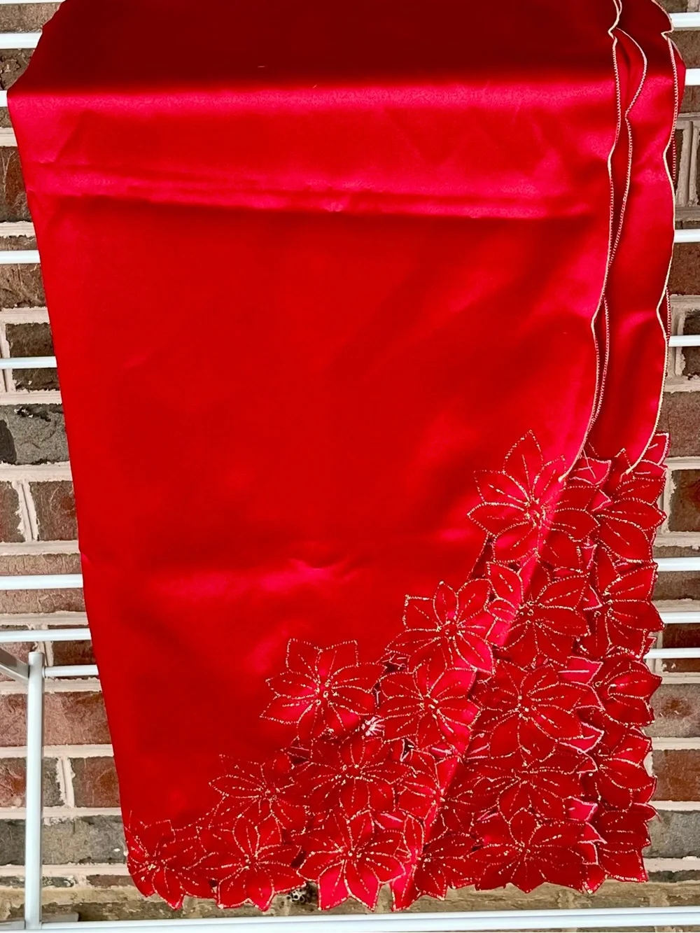 Sam Hedaya Christmas Tablecloth Red Poinsettia Cutwork Gold Embroidered Dining